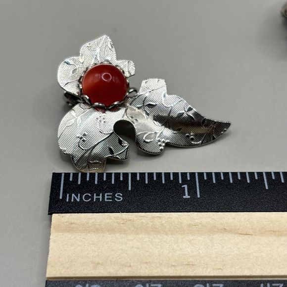 Vintage Silver Tone Grape Leaf Clip On Earrings w/ Red Cabochon Stones - Picture 7 of 7